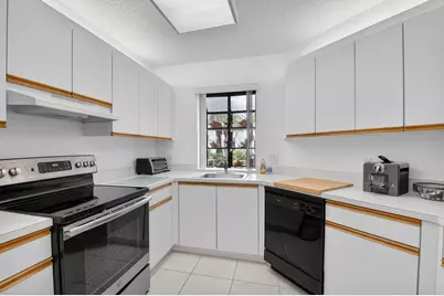 5226 Europa Drive #H, Boynton Beach, FL 33437 - Photo 13