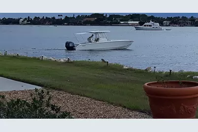 22 S Loafing Street, Hypoluxo, FL 33462 - Photo 9