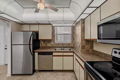 719 Lori Drive #204, Palm Springs, FL 33461 - Photo 5