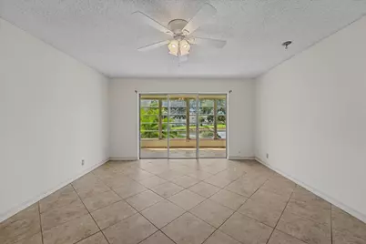 719 Lori Drive #204, Palm Springs, FL 33461 - Photo 7