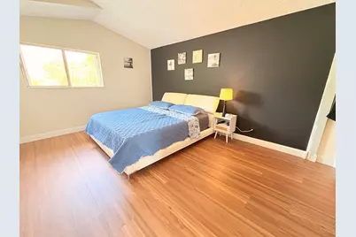 2052 E Discovery Cir Circle E, Deerfield Beach, FL 33442 - Photo 9