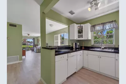 95 Spring Lake Drive #101, Vero Beach, FL 32962 - Photo 3