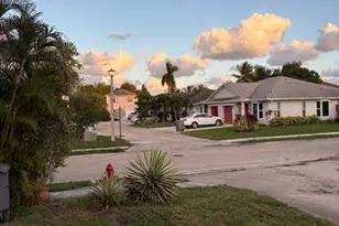 5724 Boynton Cres Crescent, Boynton Beach, FL 33437 - Photo 3