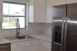 2747 E Dudley Dr Dr E, West Palm Beach, FL 33415 - Photo 13