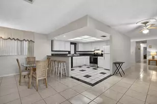 184 SW 2nd Ct, Deerfield Beach, FL 33441 - Photo 5