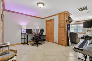 9 NE 19th Ct, Wilton Manors, FL 33305 - Photo 3