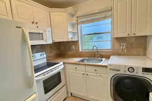 48 Bedford B, West Palm Beach, FL 33417 - Photo 7