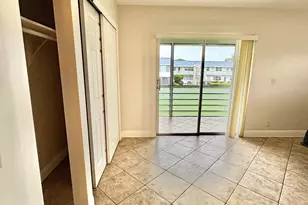 48 Bedford B, West Palm Beach, FL 33417 - Photo 3