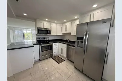 605 Oaks Drive #602, Pompano Beach, FL 33069 - Photo 3