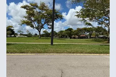 35 Brentwood Drive, Boynton Beach, FL 33436 - Photo 3