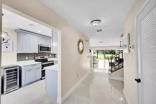 21207 Lago Cir, Boca Raton, FL 33433 - Photo 7