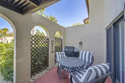 21207 Lago Circle, Boca Raton, FL 33433 - Photo 5