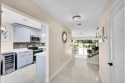21207 Lago Circle, Boca Raton, FL 33433 - Photo 7