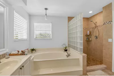 7825 Travelers Tree Drive, Boca Raton, FL 33433 - Photo 5
