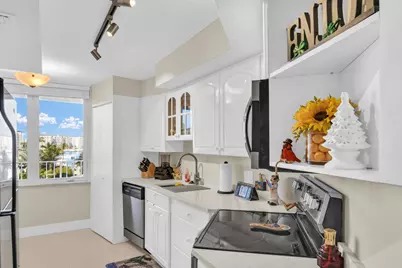 500 S Ocean Boulevard #309, Boca Raton, FL 33432 - Photo 11