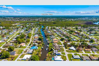 343 SE Verada Avenue, Port Saint Lucie, FL 34983 - Photo 9