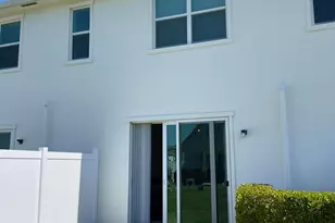 410 SE Crossoak Ln, Port Saint Lucie, FL 34984 - Photo 5