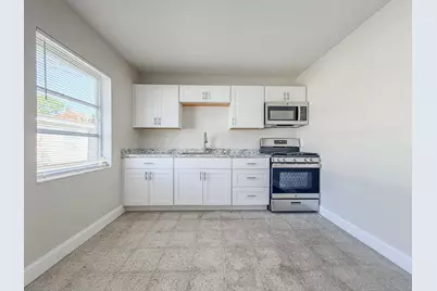 703 N 25th Street, Fort Pierce, FL 34947 - Photo 5