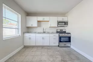 703 N 25th St, Fort Pierce, FL 34947 - Photo 5