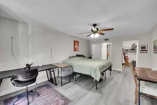 1000 Parkview Dr, Hallandale Beach, FL 33009 - Photo 29