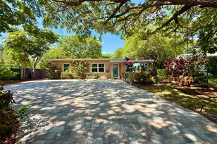 8 Edmund Rd, West Park, FL 33023 - Photo 3