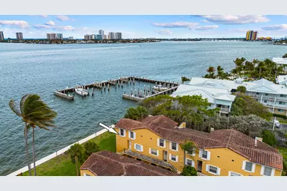 1060 Lake Shore Drive #201, West Palm Beach, FL 33403 - Photo 9