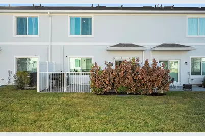 649 NE Waters Edge Lane, Port Saint Lucie, FL 34983 - Photo 17