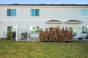 649 NE Waters Edge Ln, Port Saint Lucie, FL 34983 - Photo 17