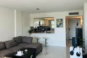 111 Royal Pk Dr, Oakland Park, FL 33309 - Photo 5