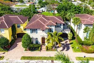 71 Via Poinciana Ln, Boca Raton, FL 33487 - Photo 33