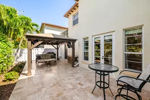 71 Via Poinciana Ln, Boca Raton, FL 33487 - Photo 13