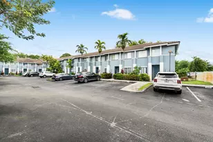 5403 SW 41st St, Pembroke Pines, FL 33023 - Photo 3