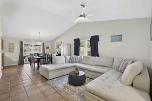 132 Parkwood Dr, Royal Palm Beach, FL 33411 - Photo 5