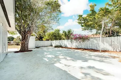 1031 SW 6th Way, Deerfield Beach, FL 33441 - Photo 21