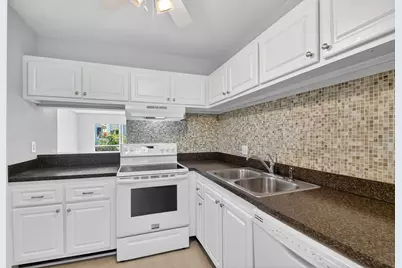 1432 S Lakeside Drive #4, Lake Worth Beach, FL 33460 - Photo 13