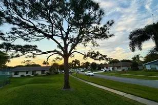 4893 Palm Hill Dr, West Palm Beach, FL 33415 - Photo 37