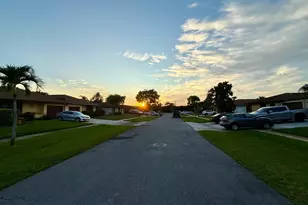 4893 Palm Hill Dr, West Palm Beach, FL 33415 - Photo 19