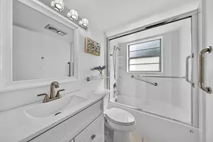 21 Harwood B, Deerfield Beach, FL 33442 - Photo 17