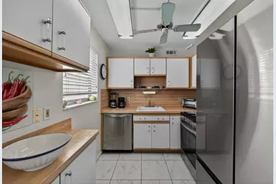 21 Harwood B, Deerfield Beach, FL 33442 - Photo 3