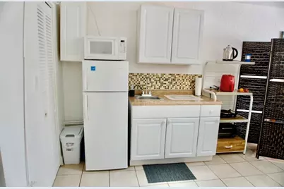 13925 NE 16th Avenue, North Miami, FL 33161 - Photo 11