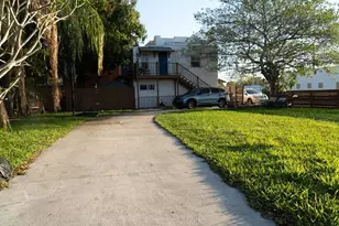 528 Churchill Rd, West Palm Beach, FL 33405 - Photo 1