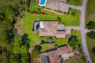 523 SW Squire Johns Ln, Palm City, FL 34990 - Photo 5