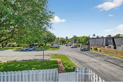 320 Woodland Road, Palm Springs, FL 33461 - Photo 41