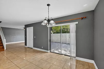 320 Woodland Road, Palm Springs, FL 33461 - Photo 9