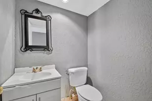 320 Woodland Rd, Palm Springs, FL 33461 - Photo 19