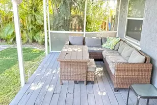 7024 NW 63rd St, Tamarac, FL 33321 - Photo 9