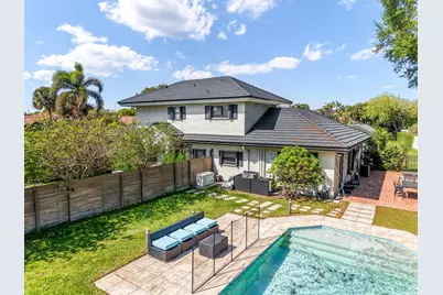 850 SW 87th Lane, Plantation, FL 33324 - Photo 9
