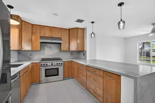 467 NE 31st St, Boca Raton, FL 33431 - Photo 9