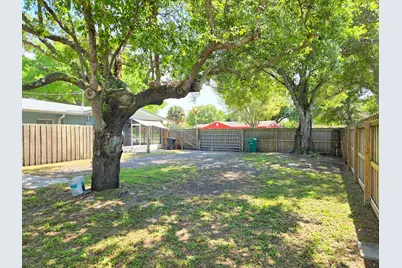 330 Barraclough Street, Fort Pierce, FL 34982 - Photo 3