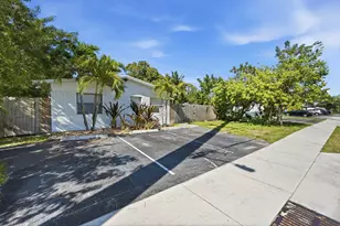 629 NE 36th St, Oakland Park, FL 33334 - Photo 29